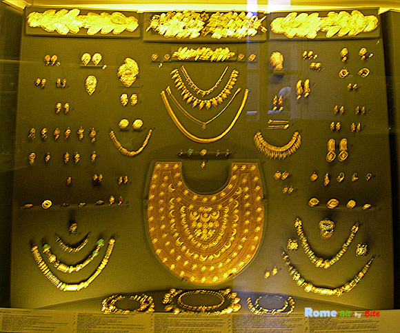 Etruscan jewelry