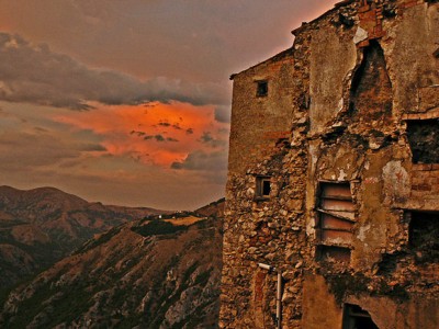 15 Ghost Towns In Italy (Abandoned Villages In Italy)