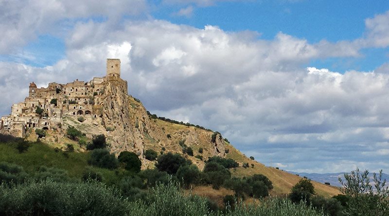 15 Ghost towns in Italy (Abandoned villages in Italy)